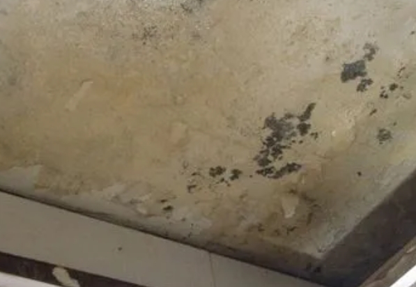秦淮阳台漏水维修公司分享下秦淮卫生间渗水维修需要注意哪些问题。